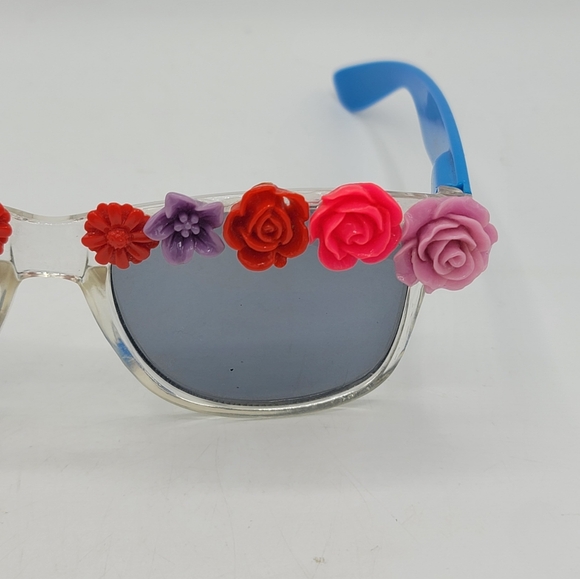Floral Embellished Sunglasses, Blue Arms, Trendy Festival Wear - Picture 4 of 5